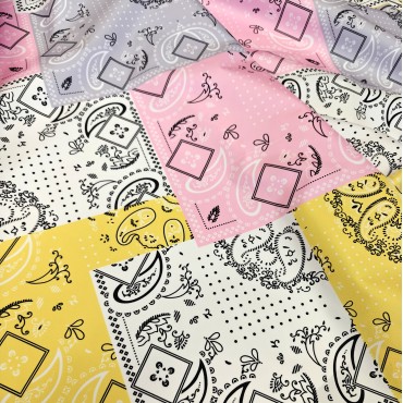 Курточная ткань Дюспо с узором пейсли в стиле пэчворк